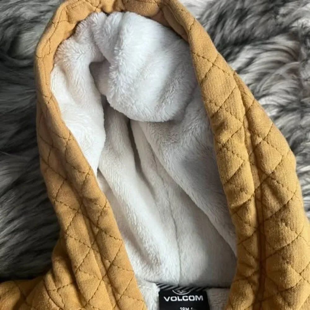 Volcom quilted mustard